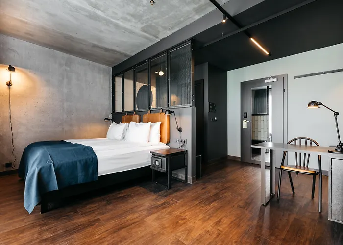 Exeter Hotel